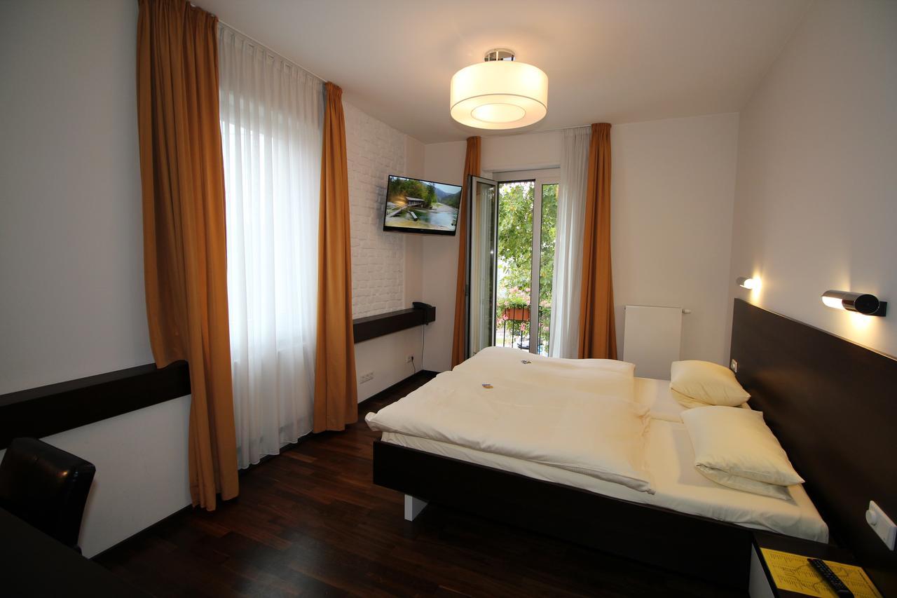 Hotel Goldene Gans MHG Exterior photo